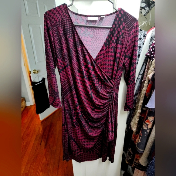LAST CHANCE! GOODWILL THIS WEEK! NY&C Maroon/Black Ruched Dress - Picture 1 of 4